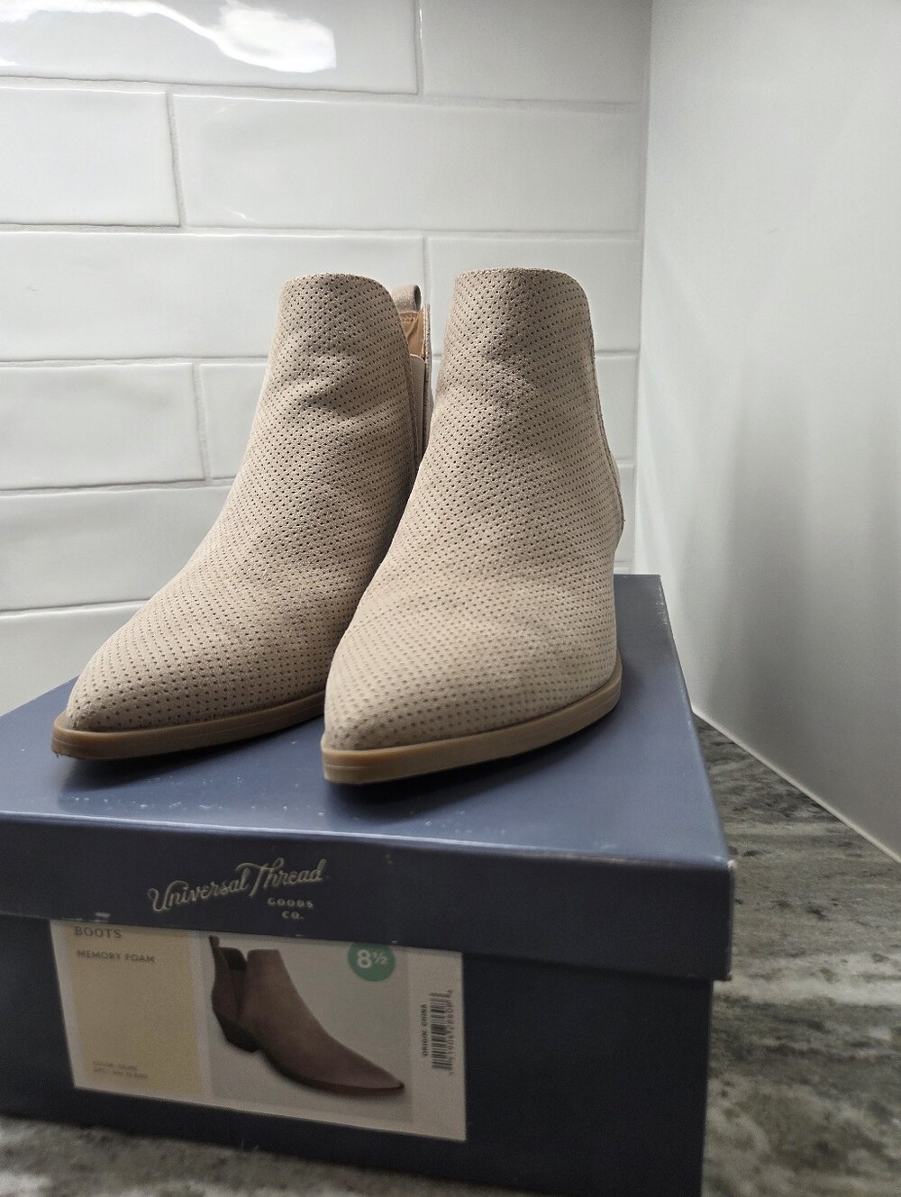 Universal Thread Sylie Brown Tan Pointed Toe Block Heel Ankle Boots 8.5